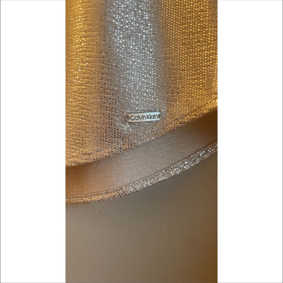 Calvin Klein Flowy Tank Top - Picture 3 of 4